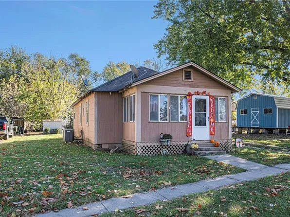 239 SE 3rd St, Hardin, MO 64035