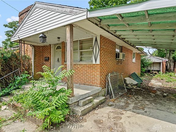 3rd image of 35 Bluecrest Ave