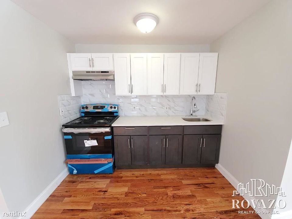 Apt 3 - Kitchen