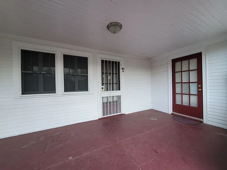 911 Fruit Ave NW — Photo 2