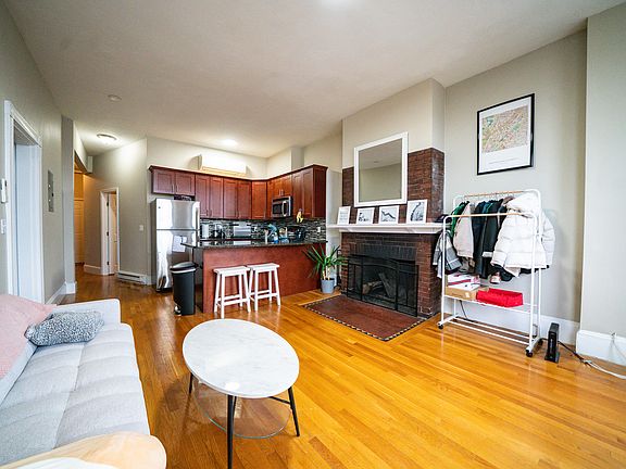 3rd image of 37 Bay State Rd APT 4
