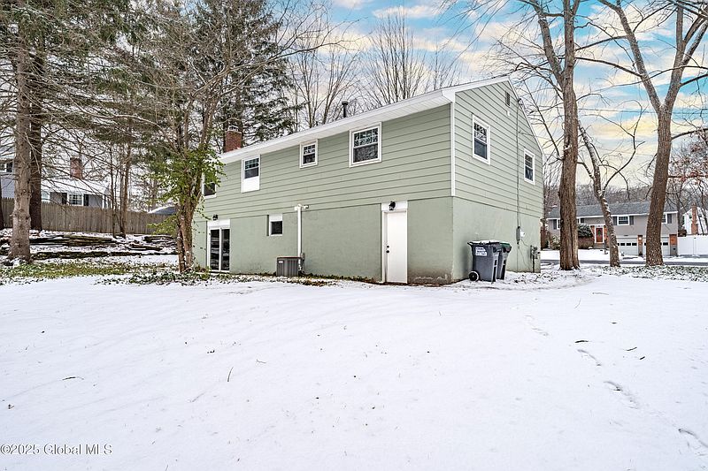 5th image of 25 Bayberry Drive