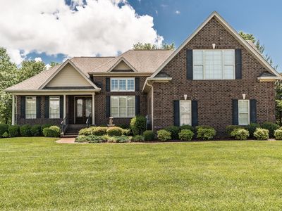 1014 Briarwood Dr, Cottontown, TN, 37048