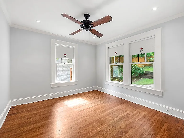 700 Berne St SE — Photo 23