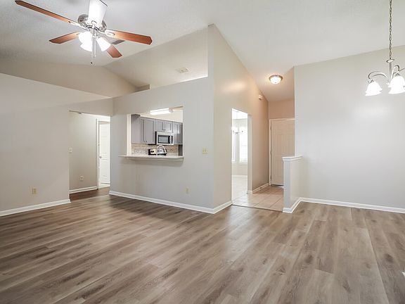5th image of 3032 Twin Oak Dr S