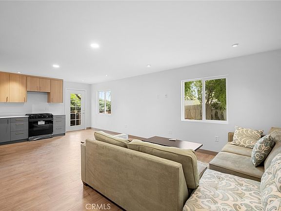 5th image of 10377 McBroom St #B