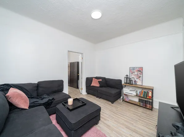 1989 Amsterdam Avenue image 4 of 13