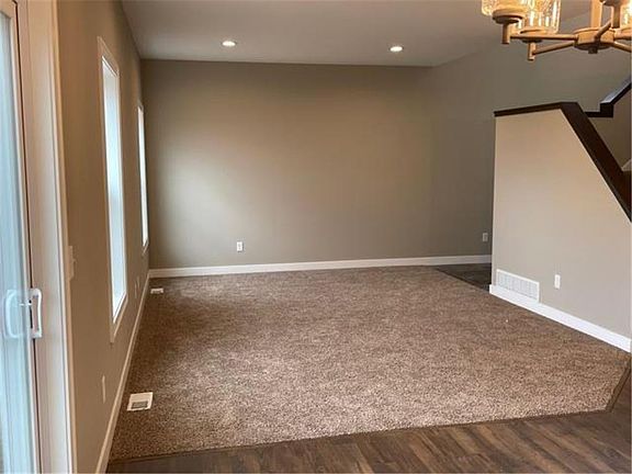 3rd image of 1806 Cypress Trl