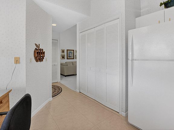 4th image of 5907 Parkwalk Drive