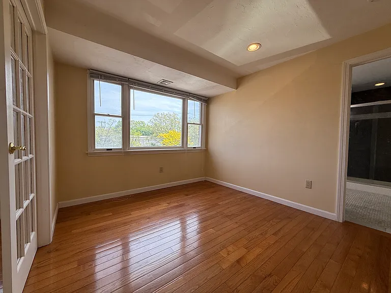 947 Washington St #2 — Photo 17