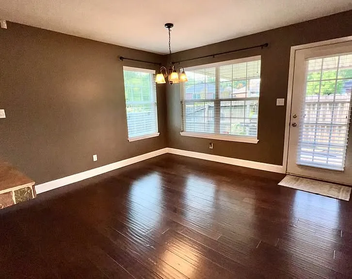 302 Willowbrook Ln — Photo 7