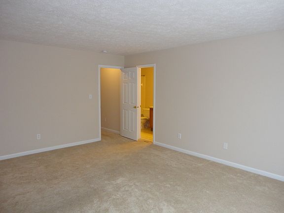 3rd image of 2820 Dawnlake Dr