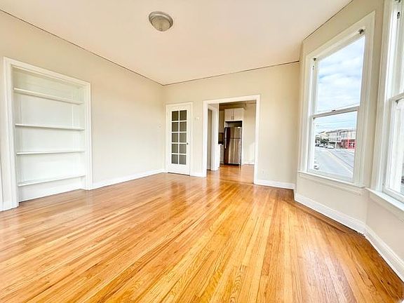 3rd image of 2150 Balboa St APT 302