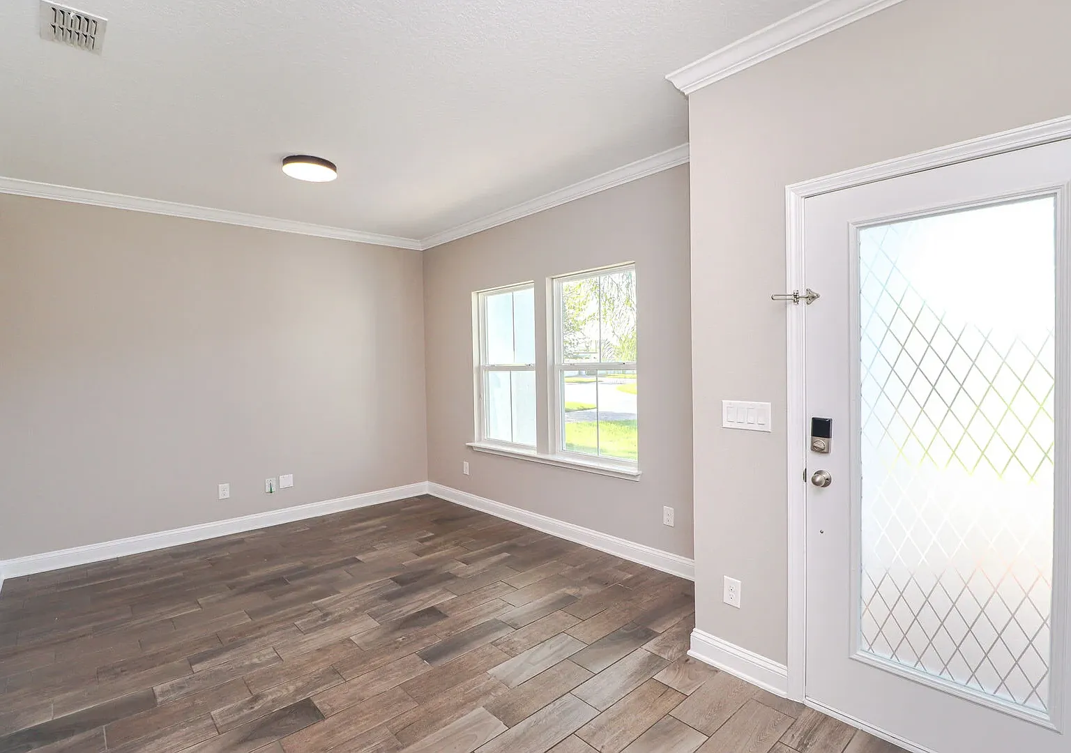 4 bed, 3.5 bath, 3000 sqft, $4,500 — Photo 2