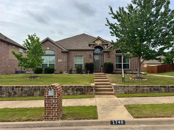 1748 River Run Dr, Desoto, TX 75115