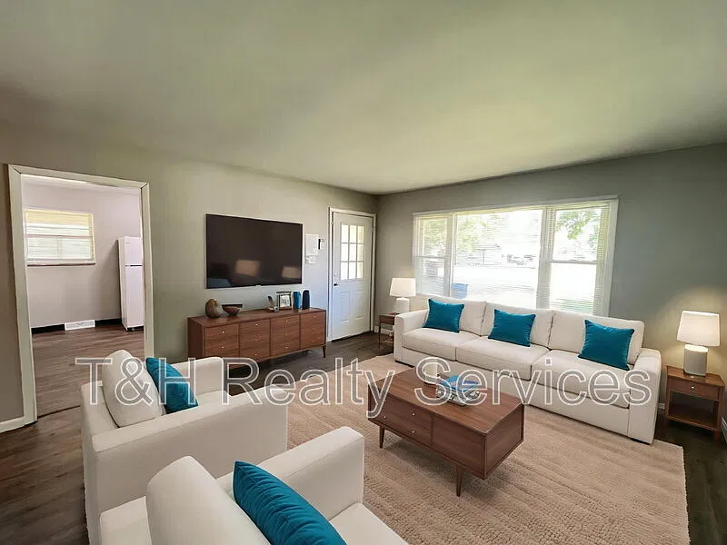 2 bed, 1.0 bath, 880 sqft, $1,275 — Photo 4