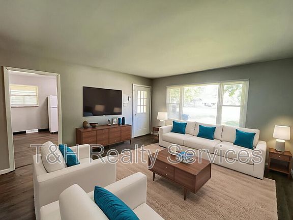 4th image of 3035 S Hartman Dr