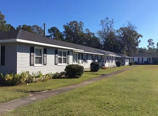 CUTE 2 Bedroom/ 1Bath unit in Central Conway! Renovated & Ready for Move-In — Photo 1
