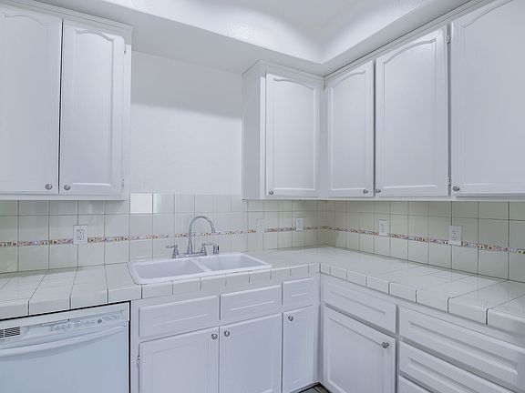 3rd image of 242 Kennedy St APT 9
