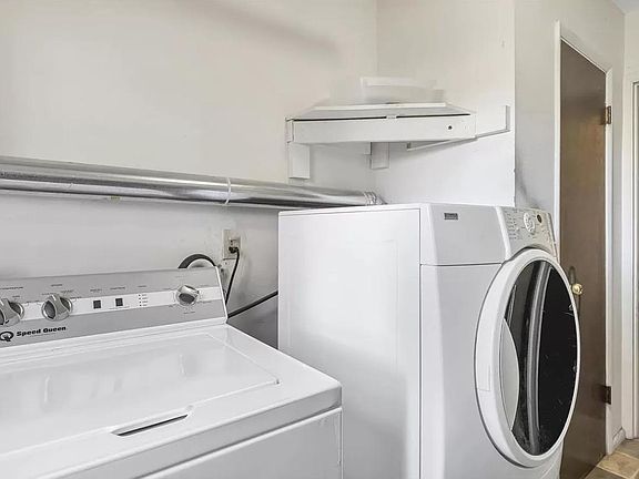 2nd image of 11910 Gravois Rd APT 3
