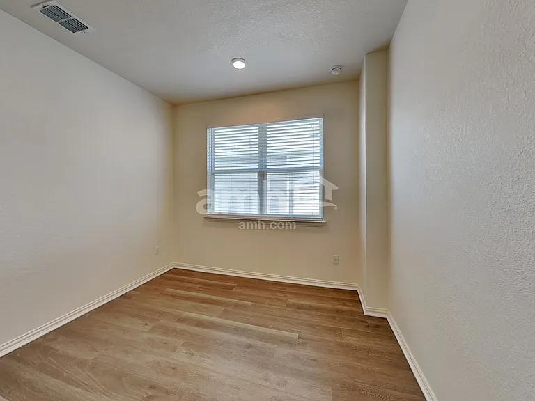 2718 Meadowood Hts — Photo 13