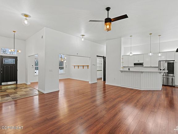 5th image of 102 Bighorn Cir
