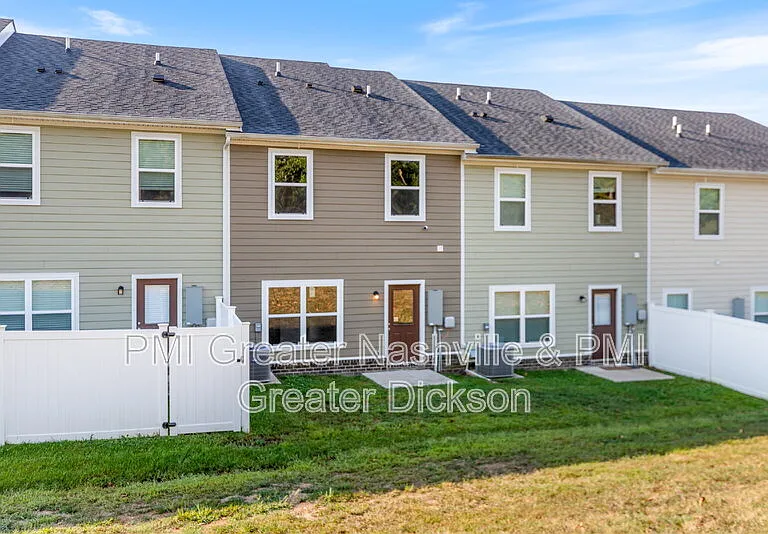305 Masters Way — Photo 32