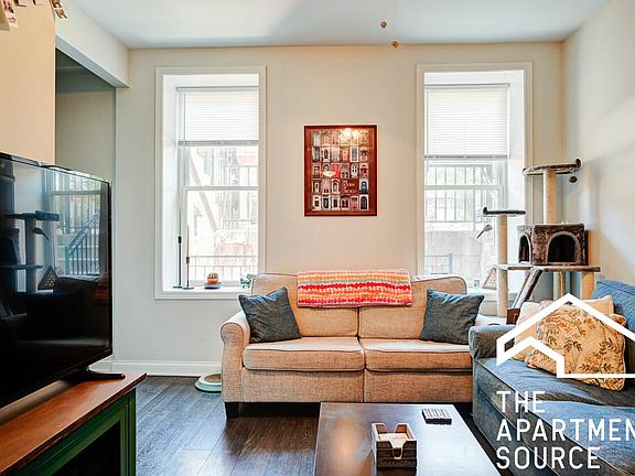 4th image of 1300 N Greenview Ave APT 1F