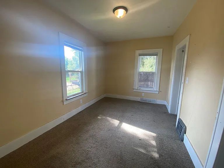 420 Elm St — Photo 8