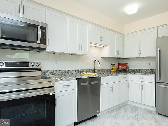 4th image of 18509 Split Rock Ln