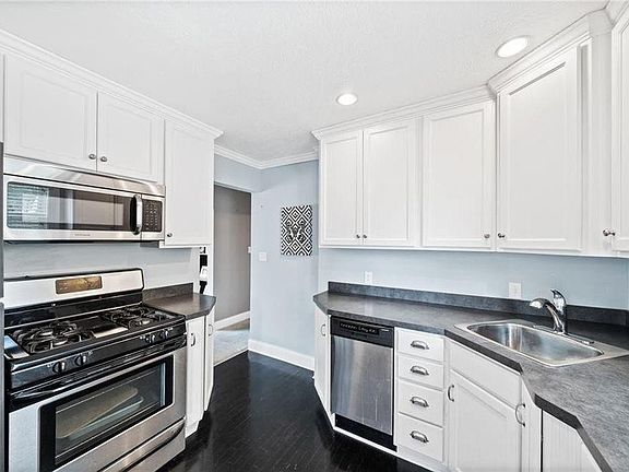 4th image of 3419 Grovewood Ave