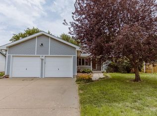 1827 Parkwood Dr, Salina, KS 67401