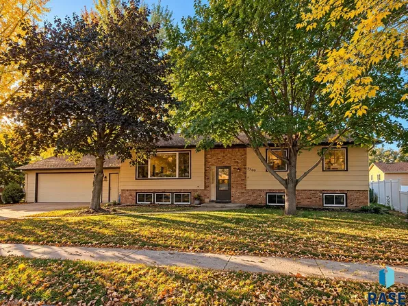 3309 E Oak St, Sioux Falls, SD 57103
