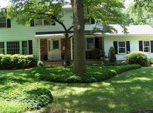 12 Oakhill Dr, Succasunna, NJ 07876