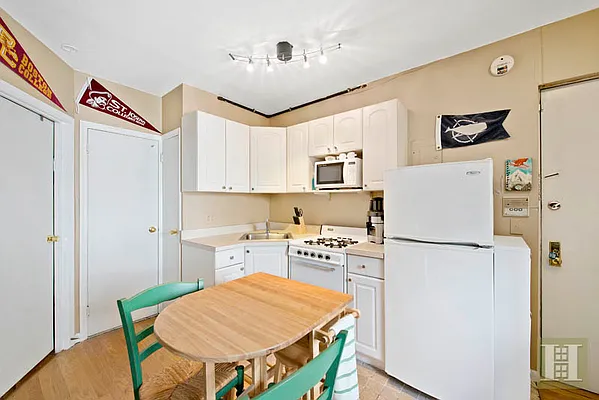 Rented by Halstead Real Estate | media 38