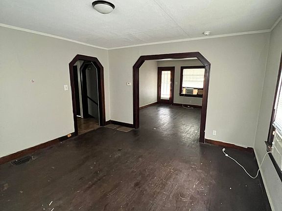 3rd image of 131 N 38th St