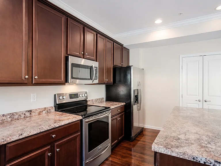 248 Broadstone Dr — Photo 8