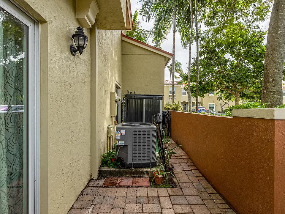 113 Monterey Bay Dr