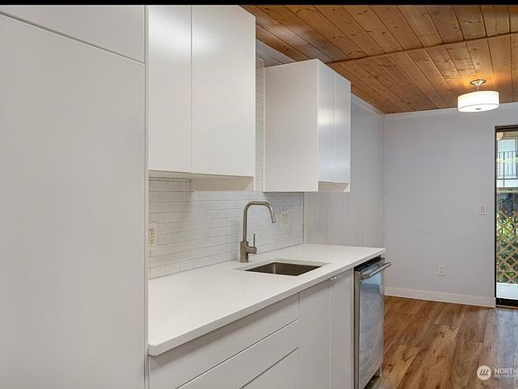 2nd image of 12527 NE 117th Pl APT F8