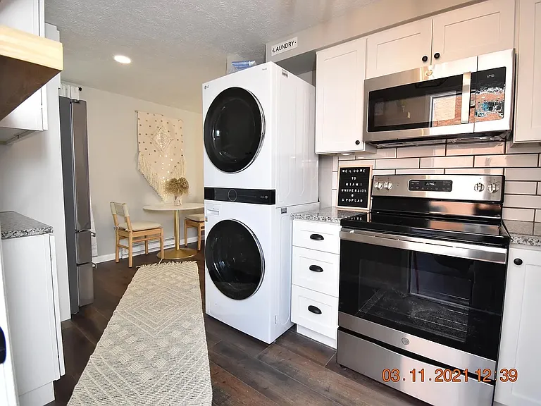 722 S Poplar St — Photo 6
