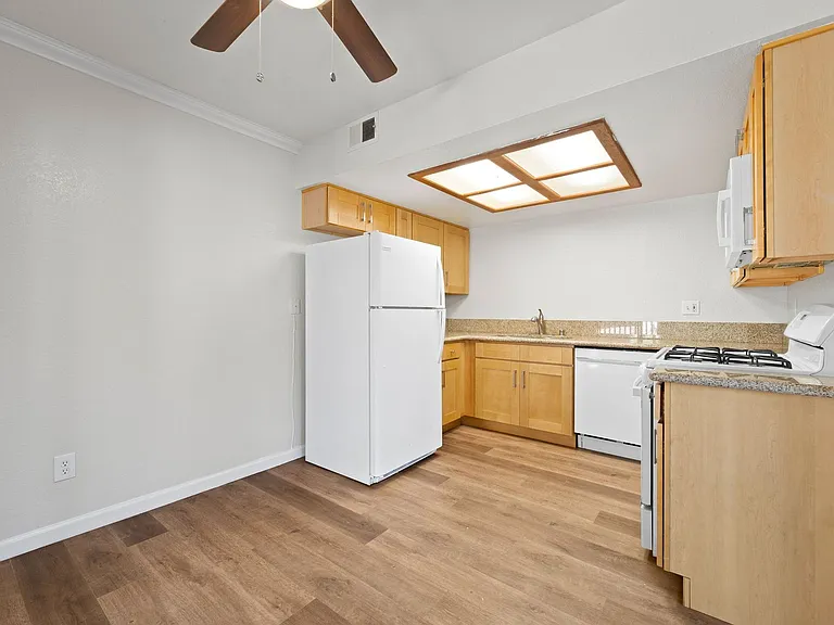 5025 Comanche Dr — Photo 12