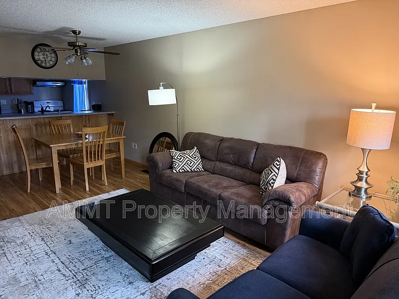 2 bed, 1.5 bath, $2,100 — Photo 3
