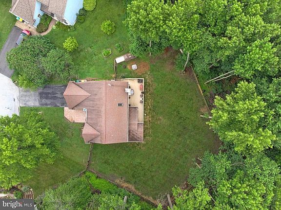 2nd image of 202 Timber Knoll Dr