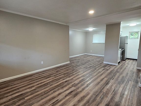 5th image of 120 Ramblewood Dr #9