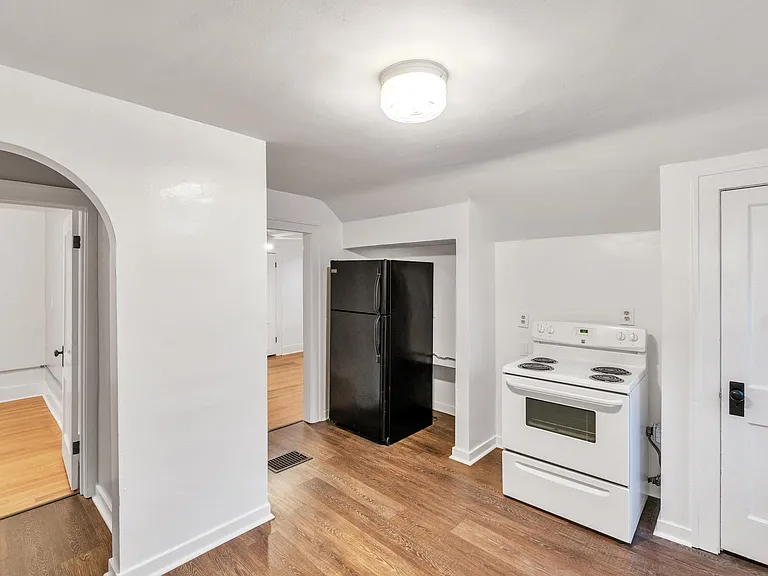 1046 Courtney St NW #2 — Photo 10