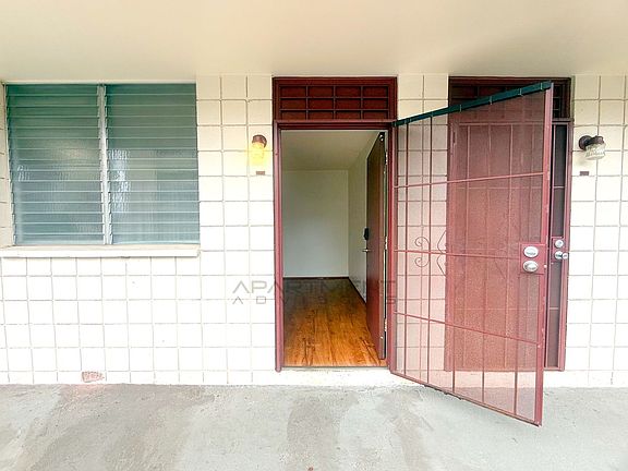 3rd image of 2717 S King St APT 106