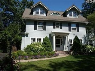 2195 N Saint James Pkwy, Cleveland Heights, OH