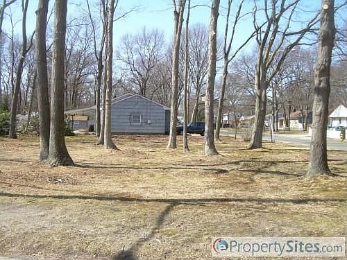 2nd image of 140 Haynes Ave
