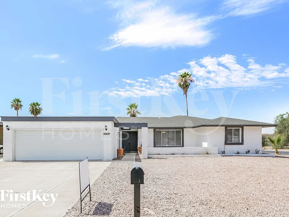 10437 W Campbell Ave