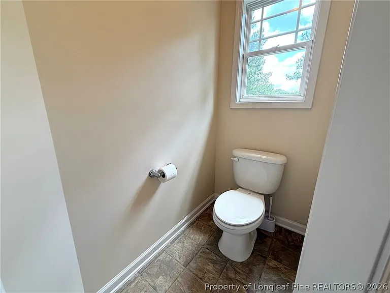 675 Omaha Dr — Photo 17
